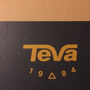 TEVA size 9 slip on Mocassins